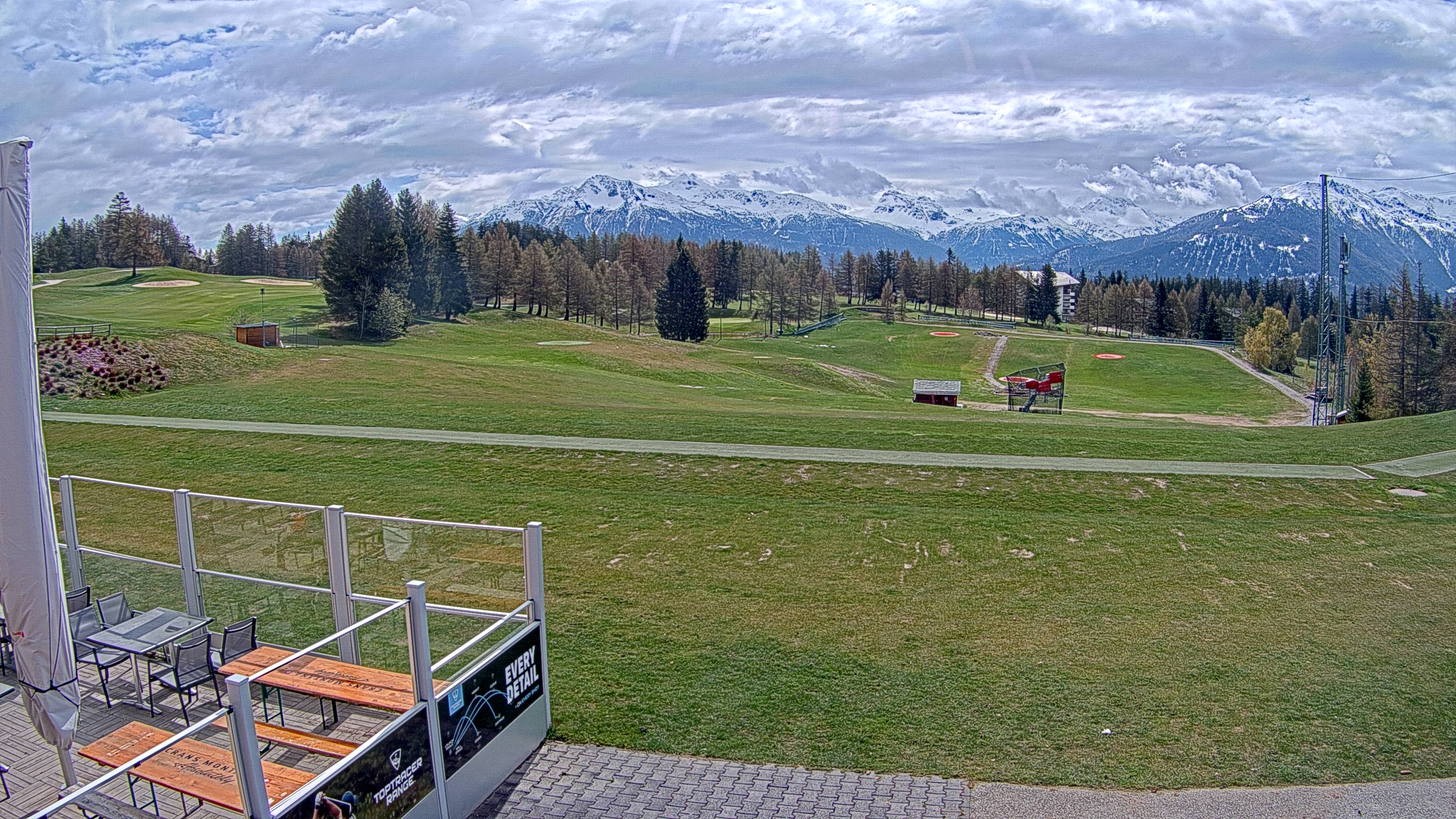 Driving Range | Crans Montana cams