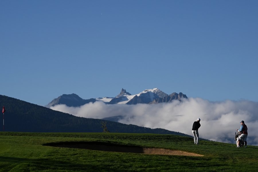 CRANS-MONTANA, SWITZERLAND - AUGUST 29: A general view as Rasmus Neergaard-Petersen of Denmark chips on the seventh hole on day two of the Omega European Masters 2025 at Crans-sur-Sierre Golf Club on August 29, 2025 in Crans-Montana, Switzerland. (Photo by Stuart Franklin/Getty Images)